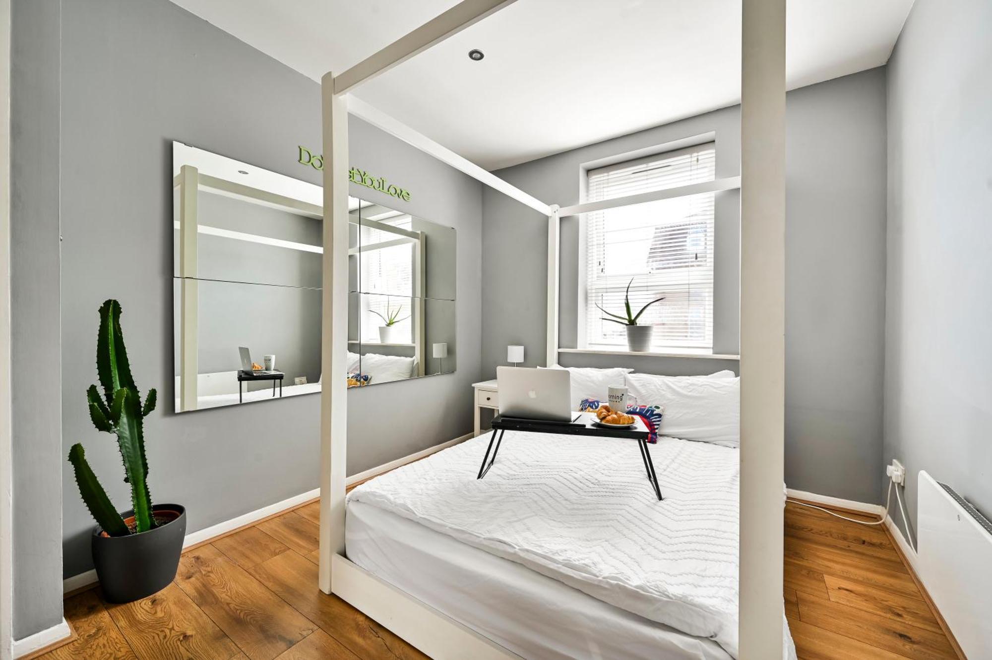 Cosy 1-Bed E15, Sleeps 4, 1 Min From Tube Station Near O2 Arena Apartment Лондон Екстериор снимка